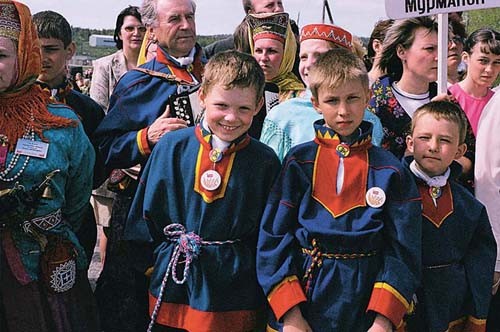 Pikkupoikia Lovozerosta